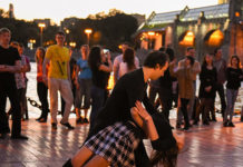 Хастл: танец, расшевеливший весь мир