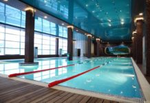 Фитнес-клуб с бассейном: как выбрать?