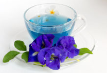 Почему все без ума от голубого чая матча?