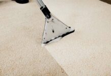 Как чистят ковры в химчистке?