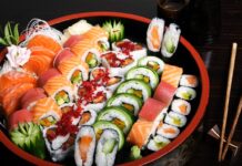 В чем отличие запеченных и теплых роллов?