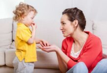 Как выбрать няню для ребенка через агентство?