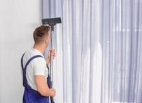 Чем хороша химчистка штор на весу?