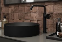 Оттенки сантехники: черные и белые смесители IDDIS