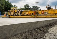 Как доставляют и укладывают бетон?