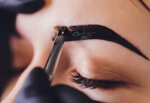 Как правильно пользоваться краской для бровей и ресниц?