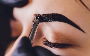 Как правильно пользоваться краской для бровей и ресниц?