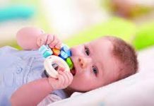 Как помочь ребенку, когда режутся зубы?