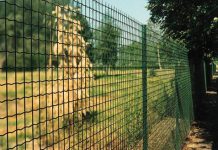 Сетка для забора и ограждений: надежное решение для безопасности и уюта