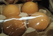 «Дедовский» метод поможет быстро определить свежесть яйца
