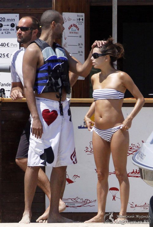 Ева Лонгория в бикини в Сен Тропе