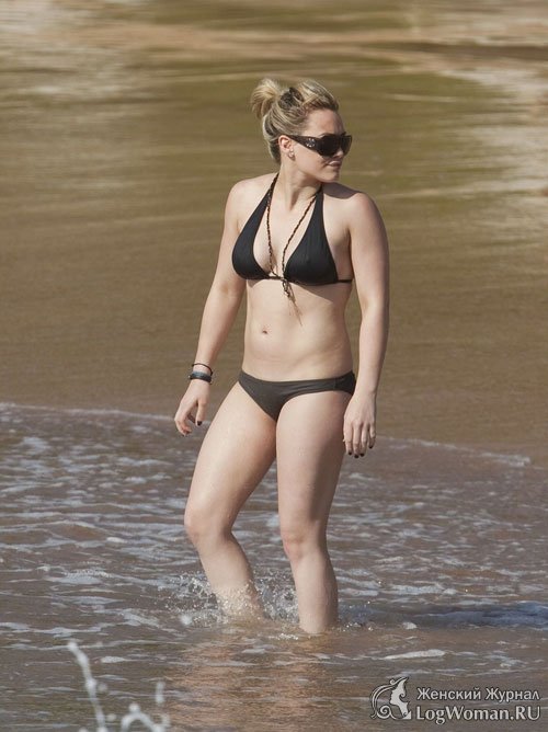 Хиллари Дафф на пляже на Гавайях