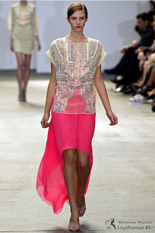 Флуоресцентная мода - розовая юбка Флуоресцентная мода - розовая юбка