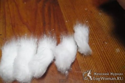 Несколько кусочков ваты Несколько кусочков ваты