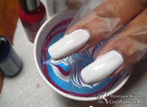 Ногти обклеиваем пластырем Ногти обклеиваем пластырем