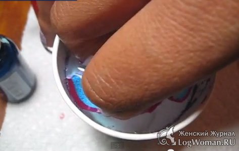 Опускаем ногти в воду Опускаем ногти в воду