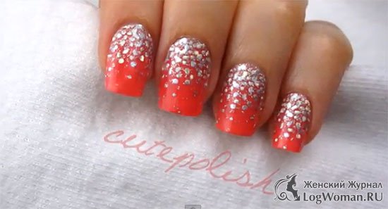 Романтический маникюр со стикерами