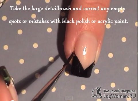 Черный французский маникюр с цветами Черный французский маникюр с цветами