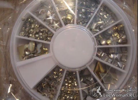 Черный французский маникюр с цветами Черный французский маникюр с цветами