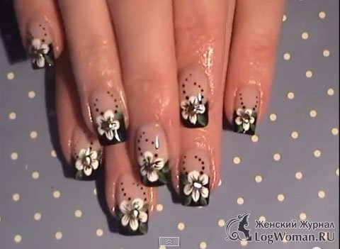 Черный французский маникюр с цветами Черный французский маникюр с цветами