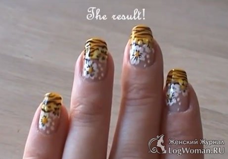 Тигровые ногти с цветами