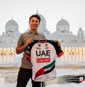 Яспер Филипсен – новый гонщик команды UAE Team Emirates