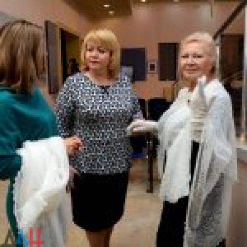 В Донецке открылась выставка российского музея «Оренбургский пуховый платок»