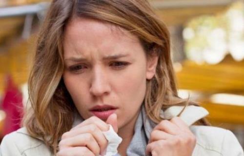 Аллергический кашель: причины, симптомы и лечение болезни