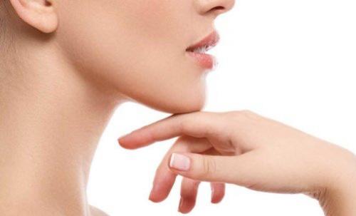 Прыщи на подбородке