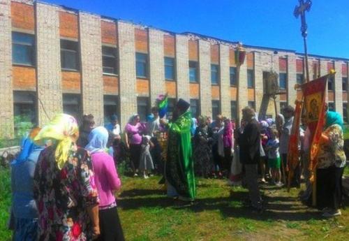 Расследование в Липином Бору: возбуждено уголовное дело об изнасиловании приемной дочери священника