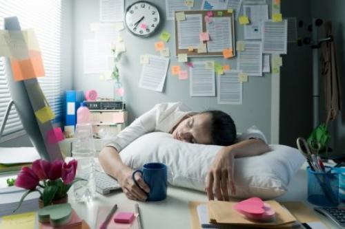 Причиной хронической усталости может быть гиперактивность иммунитета