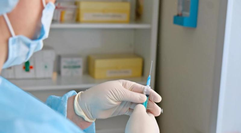 В Алтайском крае от корнавируса вакцинировали 10% от запланированного объема